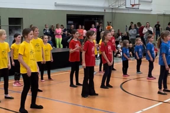 Foto vom Sportfest - 10 Jahre Muskelkater e. V. (Auftritt der Tanzgruppe) Foto: WGF