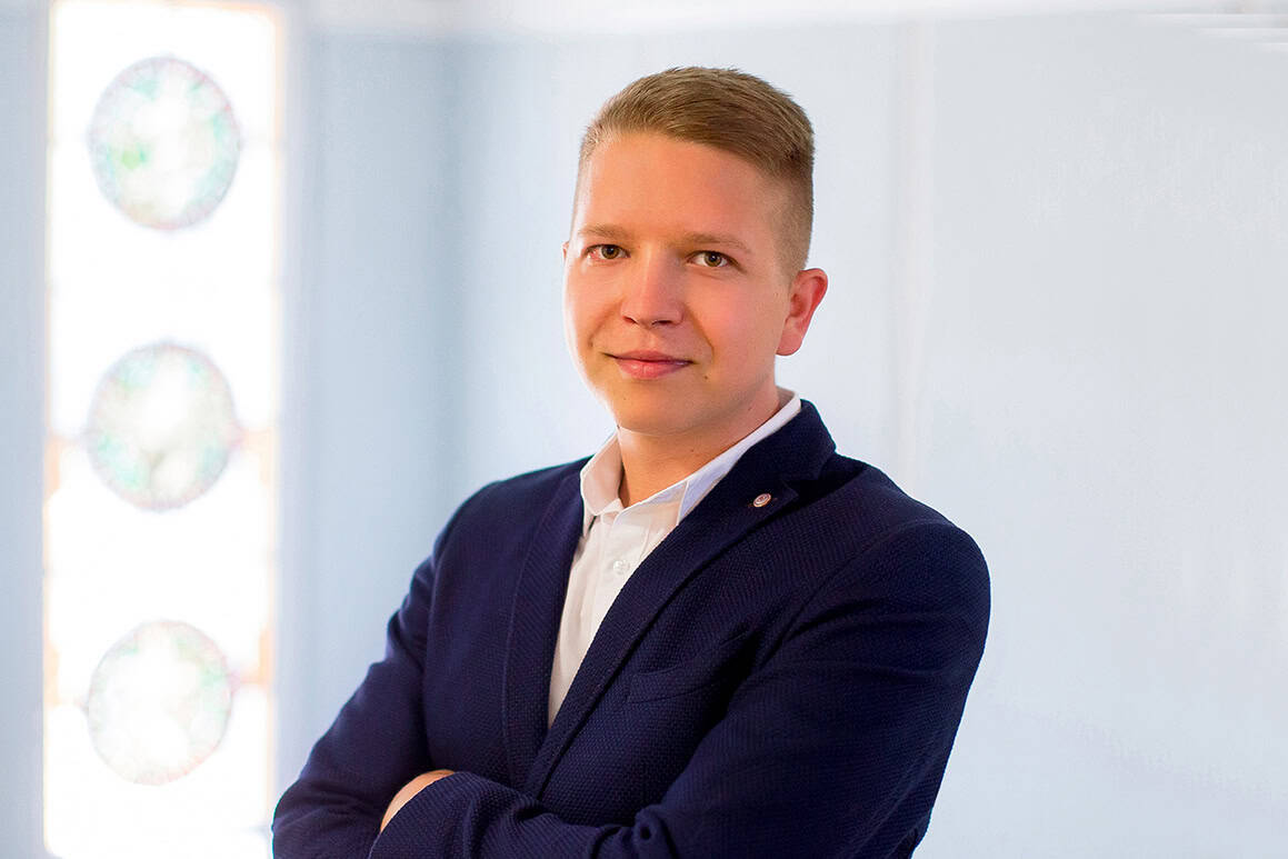 Porträtfoto von Carl Seidel, Bauleiter im Team Technik der Wohnungsgesellschaft Freital mbH. Foto: Anne Oehlert