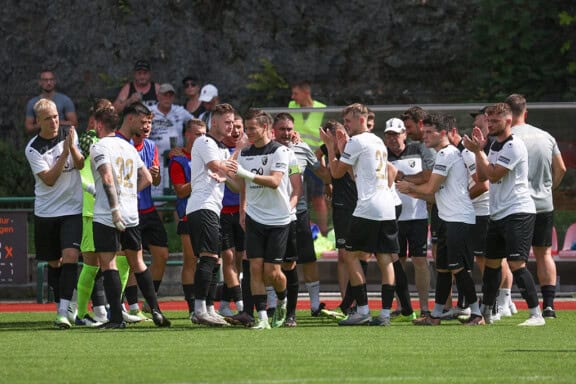 Symbolbild für ein Fußballspiel des SCF um die Rabattaktion 50 % auf Eintrittskarten beim SCF für Mieter bekannt zu machen. Foto: SCF