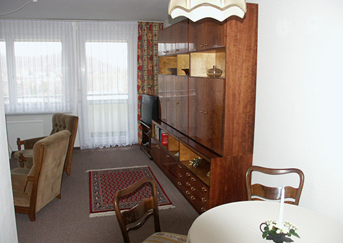 Foto vom Wohnzimmer der ersten Gästewohnung auf der Ringstraße 1h, aus dem Jahr 2003, Foto: WGF