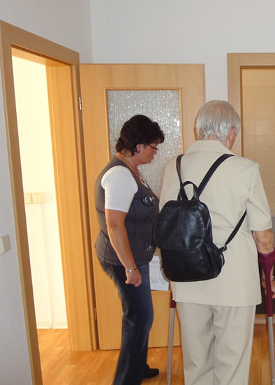 Wohnungsbesichtigung Künftige Mieter bei einer Wohnungsbesichtigung der WGF. Foto: WGF